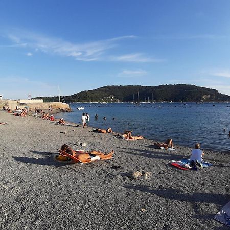 Moderno Appartamento Vista Mare, Con Parcheggio Privato Porto Venere Luaran gambar