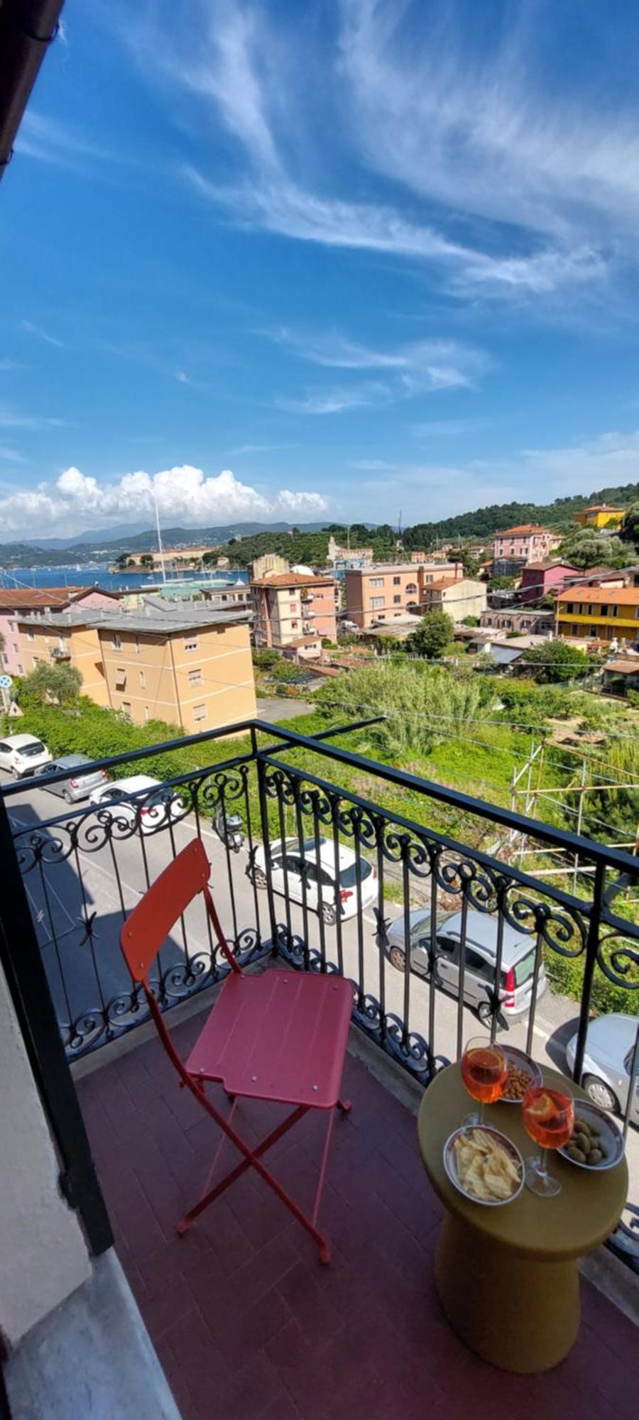 Moderno Appartamento Vista Mare, Con Parcheggio Privato Porto Venere Luaran gambar