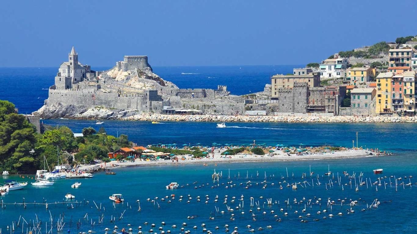 Moderno Appartamento Vista Mare, Con Parcheggio Privato Porto Venere Luaran gambar