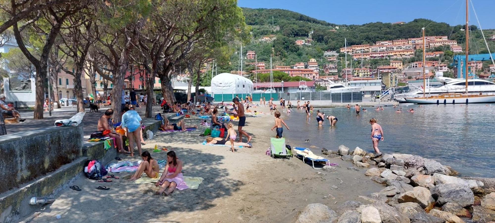 Moderno Appartamento Vista Mare, Con Parcheggio Privato Porto Venere Luaran gambar