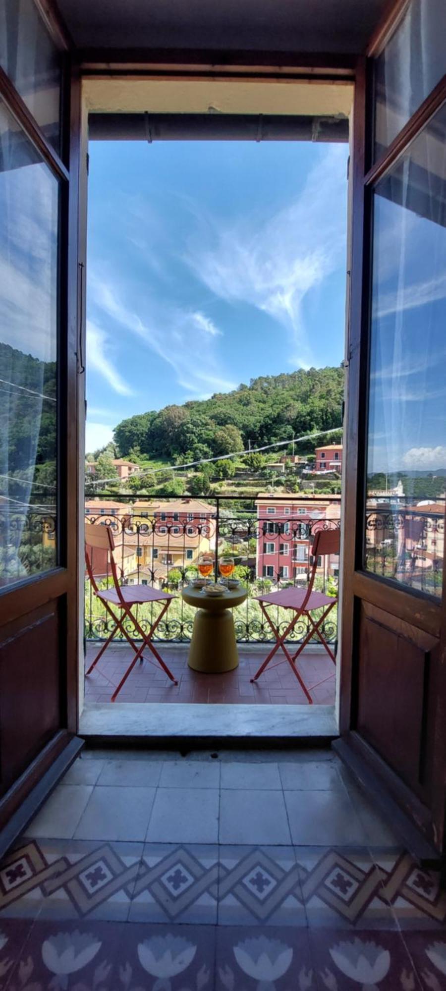 Moderno Appartamento Vista Mare, Con Parcheggio Privato Porto Venere Luaran gambar